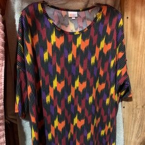 Lularoe tee